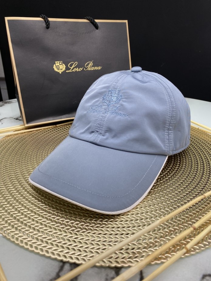 Бейсболка loro Piana