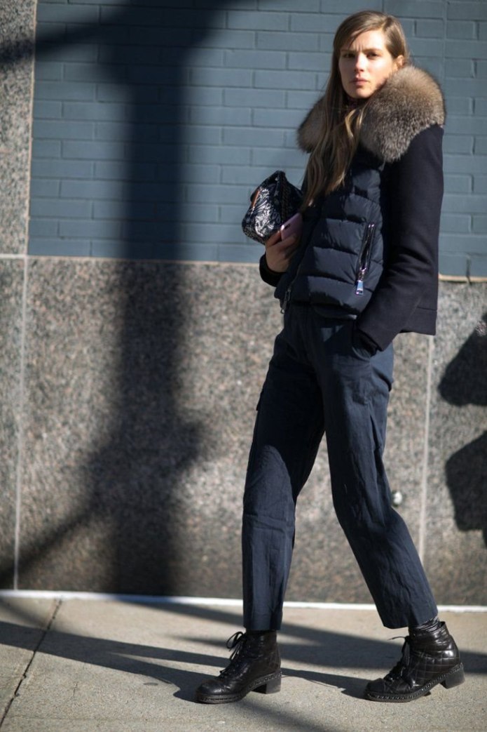 Зимний образ с широкими брюками