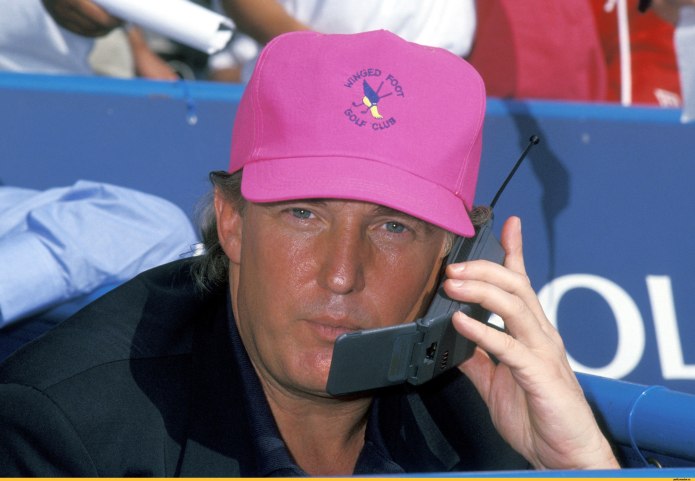 Дональд Трамп в кепке