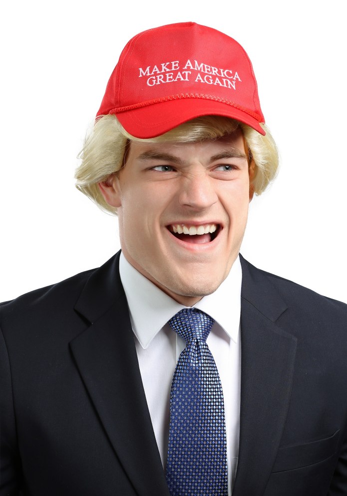 Дональд Трамп в кепке