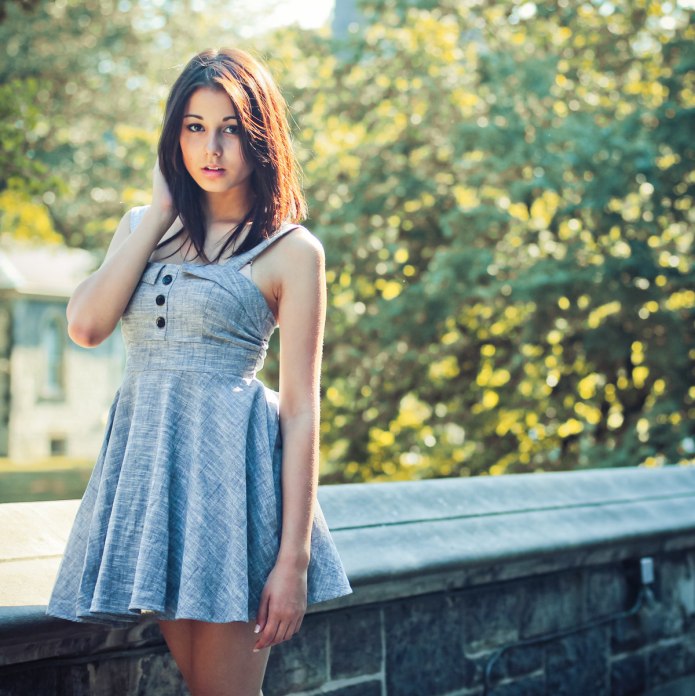 Caitlyn Paterson в платье