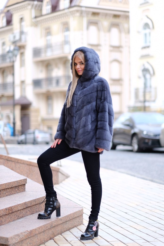 Белла Хадид fur Coat