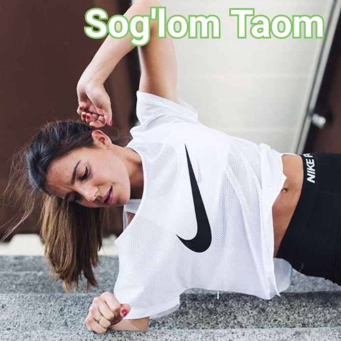 Певицы в спортивной одежде