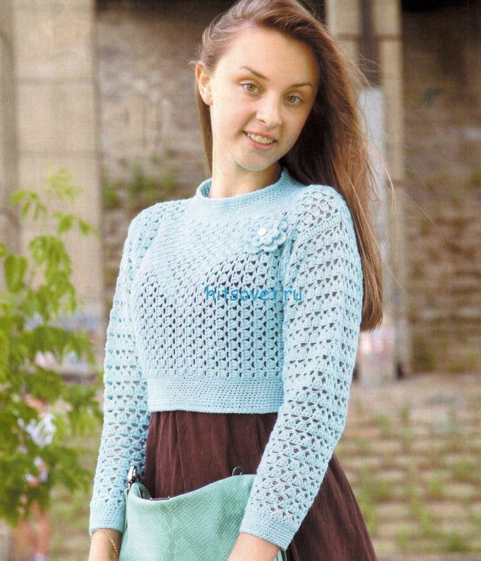 Свитер с ажурными рукавами