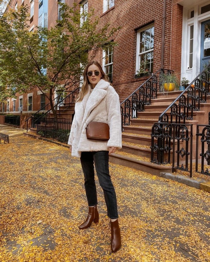 Кейп Louis Vuitton