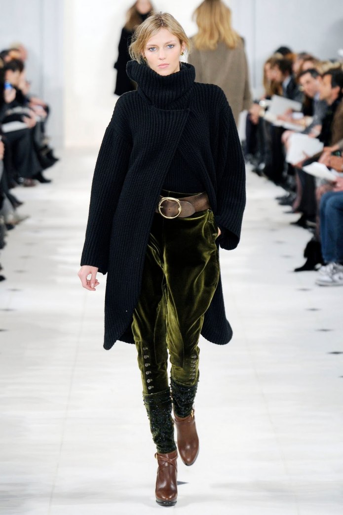 Fall Winter 2021 2022 бархатное платье