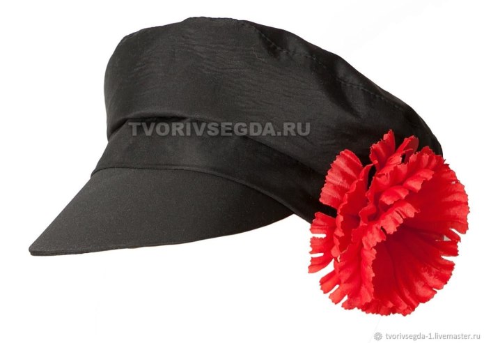 Кепка с цветком