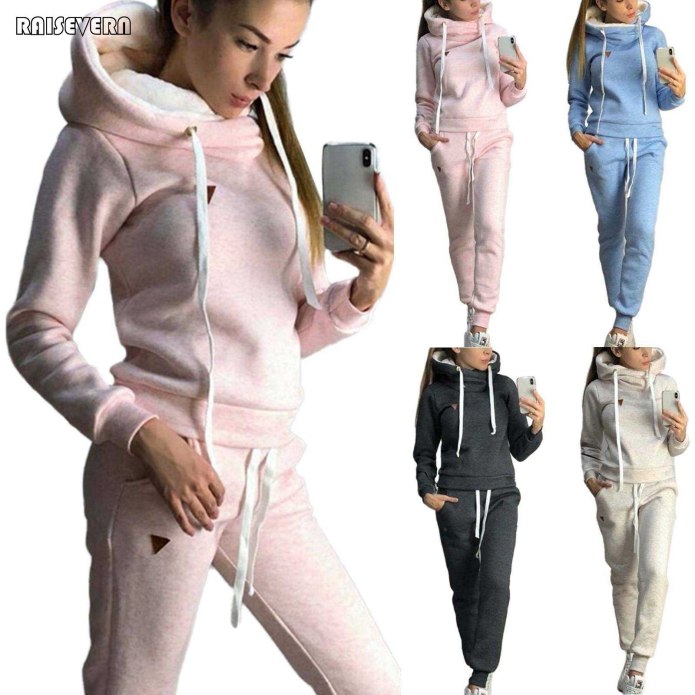 Розовый спортивный костюм женский