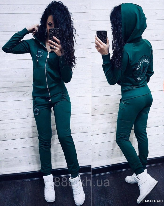 Спортивный костюм женский с капюшоном