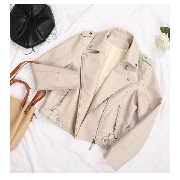 Бежевая кожанка Zara