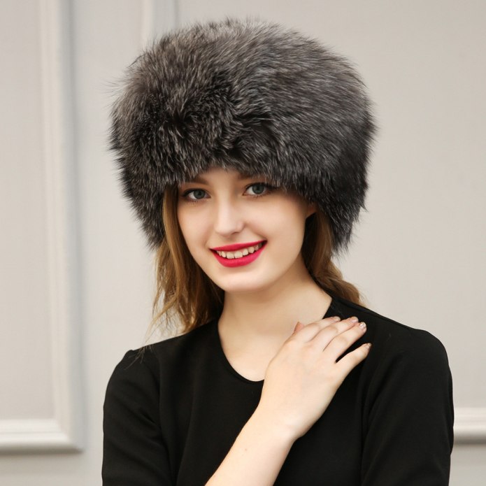 Шапки с мехом на макушке
