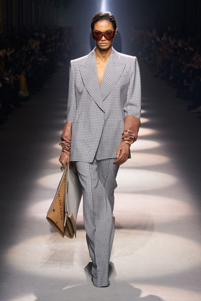 Показ Givenchy 2020-2021