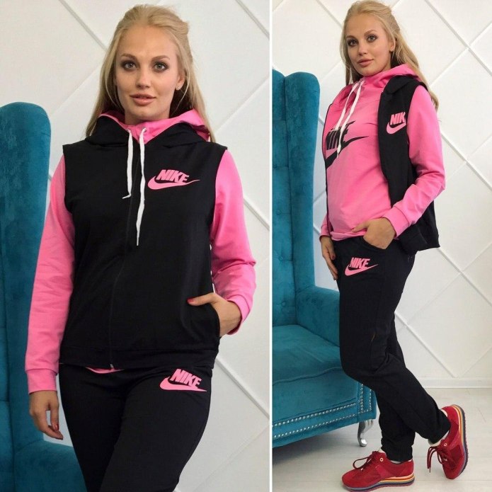 Спортивный костюм женский