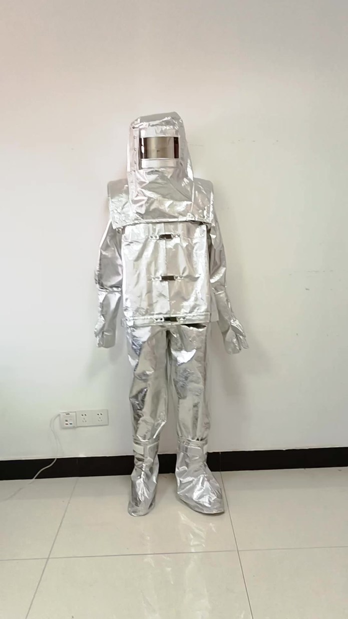 Алюминизированный костюм