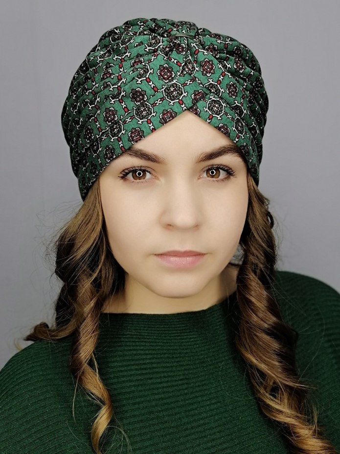 Шапка со стразами