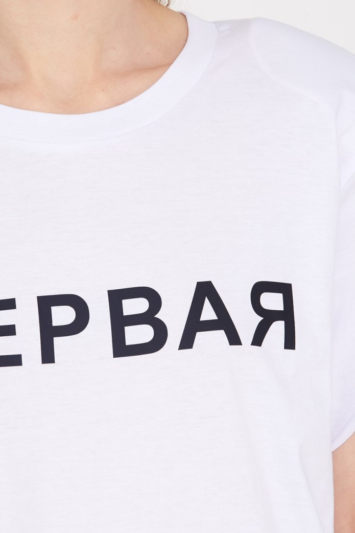 Белая футболка оверсайз
