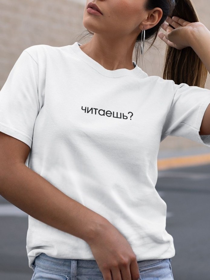 Стильные футболки для девушек