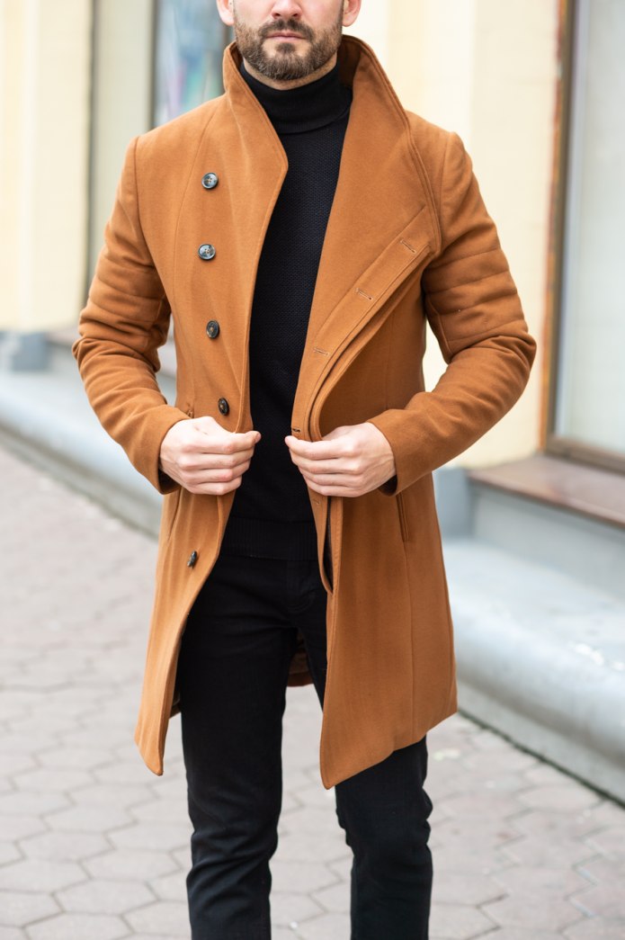 Коричневое мужское пальто Zara