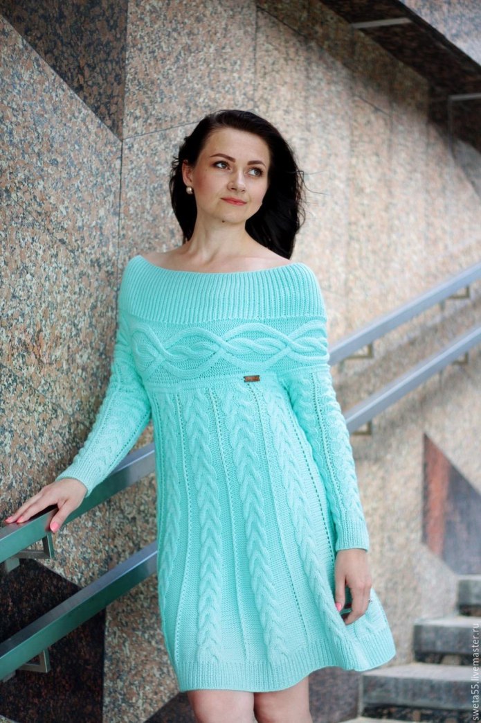 Платье вязаное