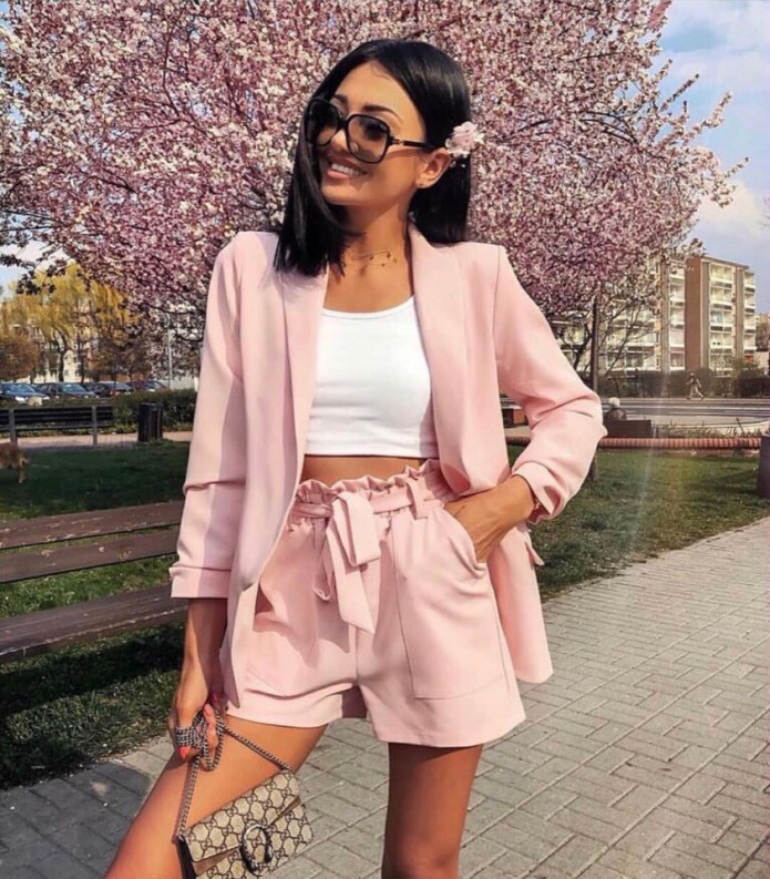 Блузки от Шанель
