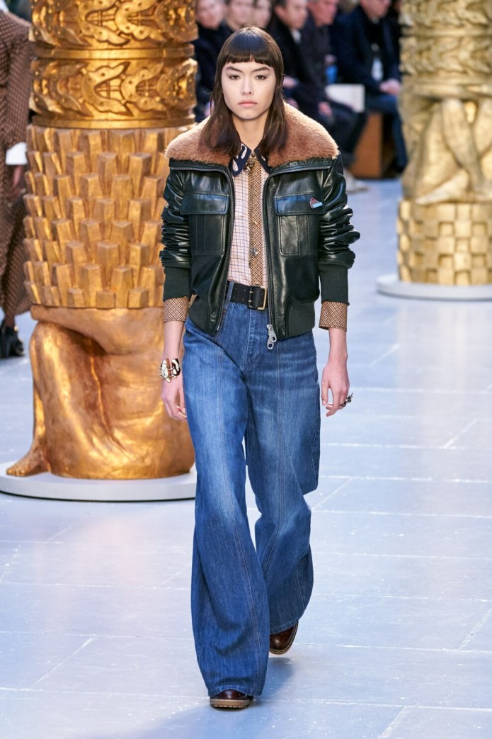 Burberry подиум 2021