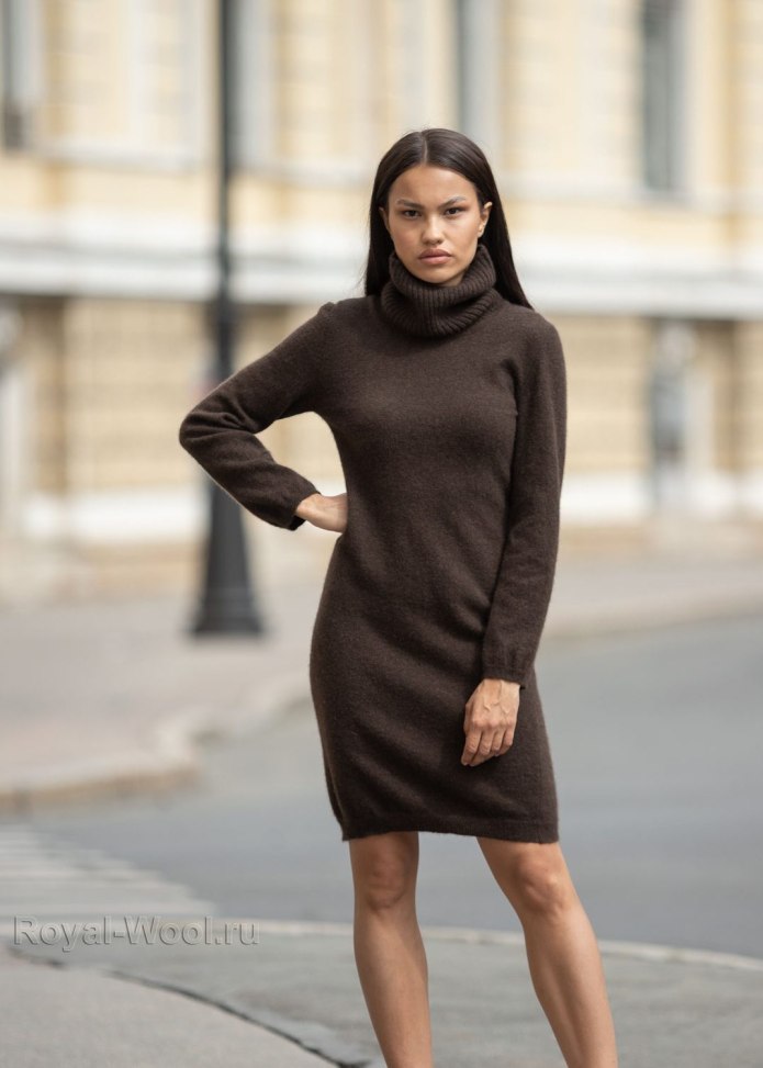Длинное шерстяное платье