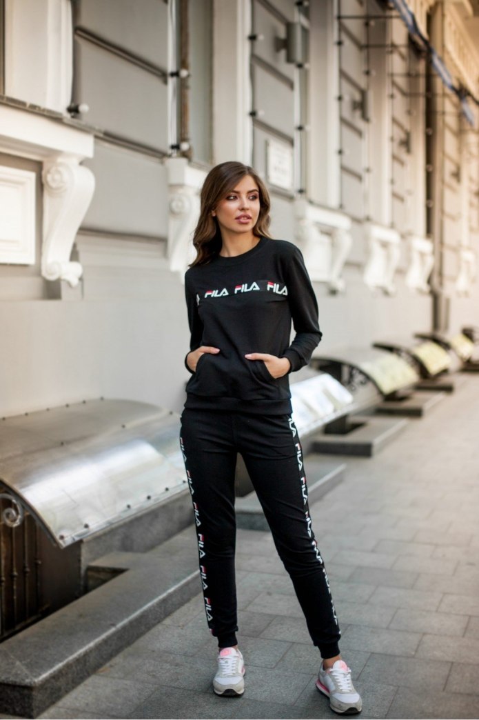 Спортивная одежда для девушек