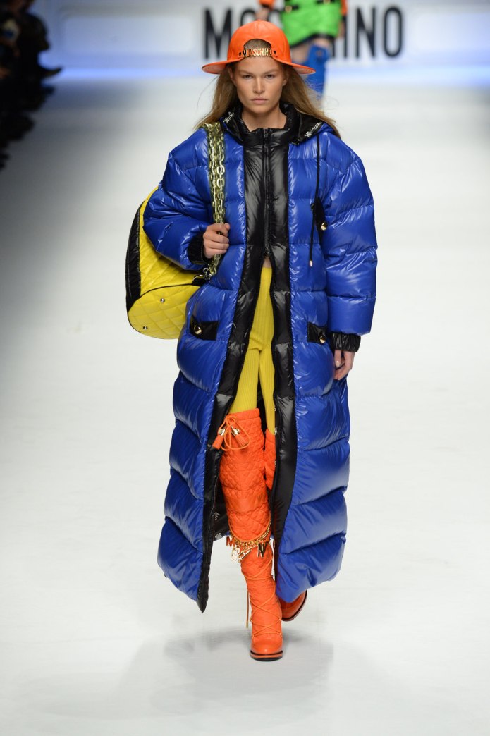 Moschino пуховик 2021