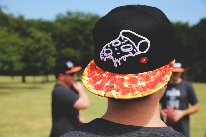 Панама Stussy на голове