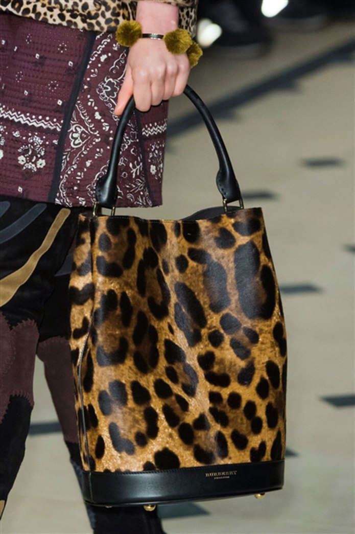 Burberry леопардовая сумка