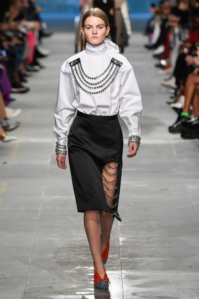 Юбка плиссе 2021 тренд Street Style