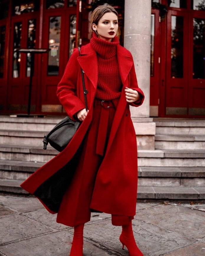 Красное пальто streetstyle 2020