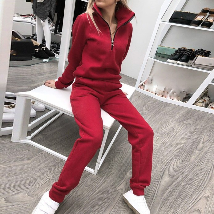 Спортивный костюм женский однотонный