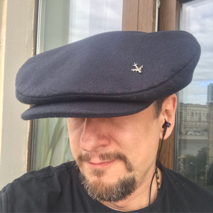 2 Кепки