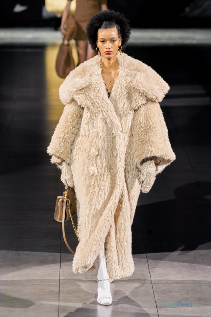 Burberry 2021 осень зима