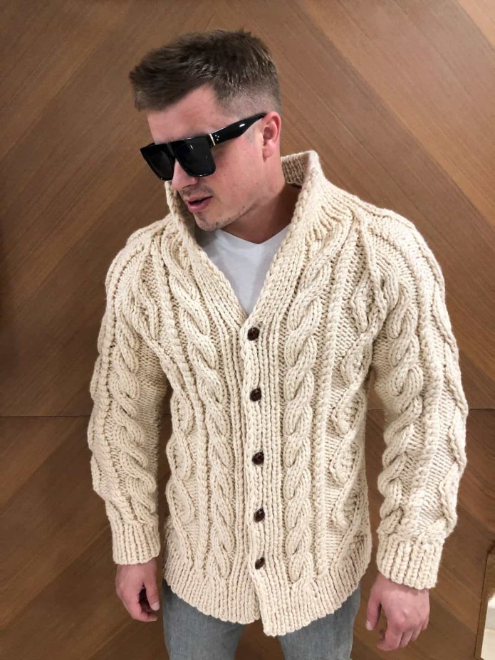 Мужской вязаный кардиган