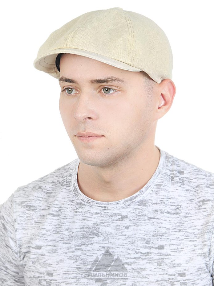 Кепка New era на человеке
