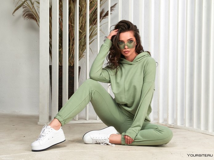 Adidas adicolor зеленый костюм