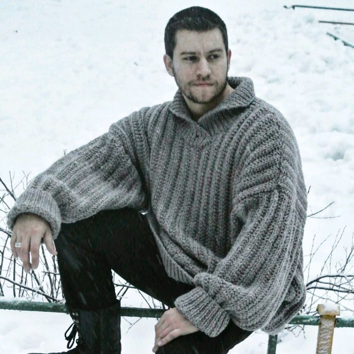 Данила Багров свитер