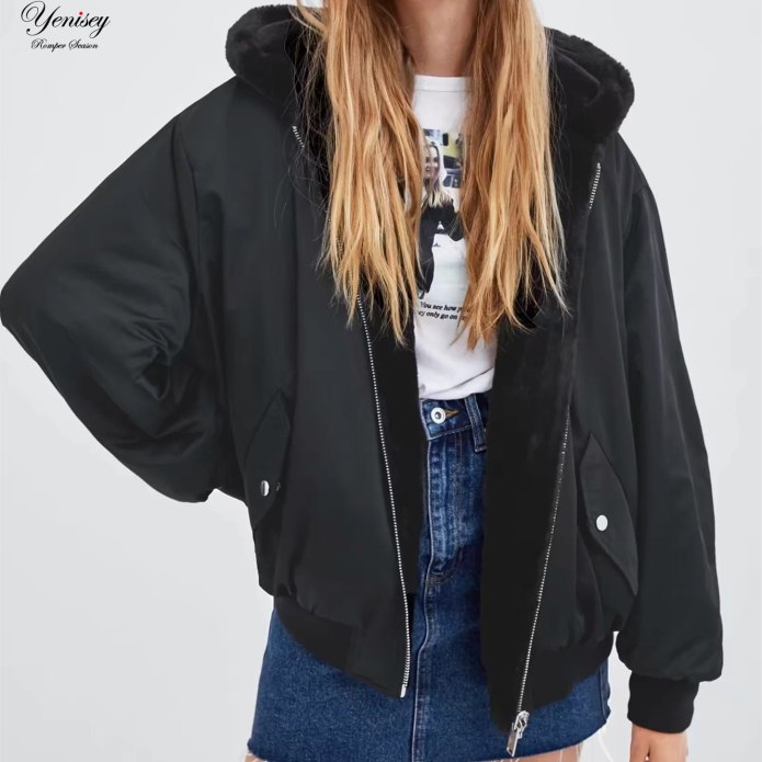 Бомбер Zara зеленый