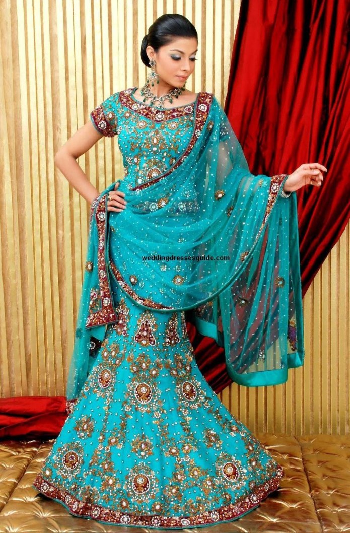 Karishma Kapoor navel