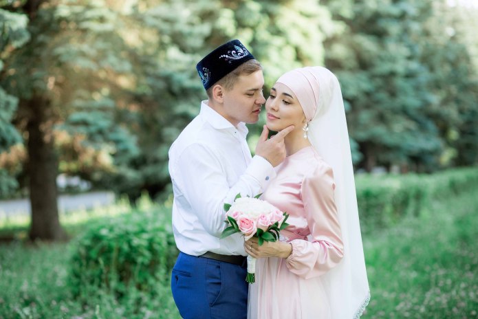 Зеленое платье на никах