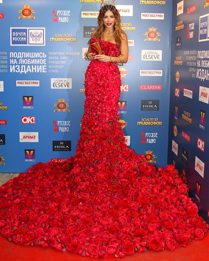 Золотой граммофон наряд Лорак