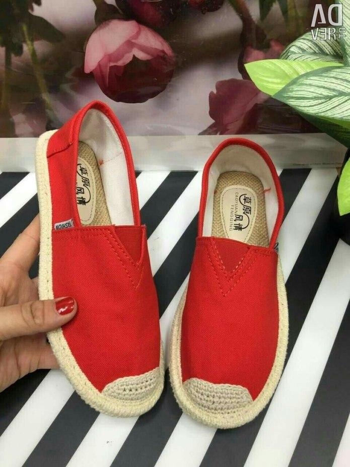 Красные мокасины женские