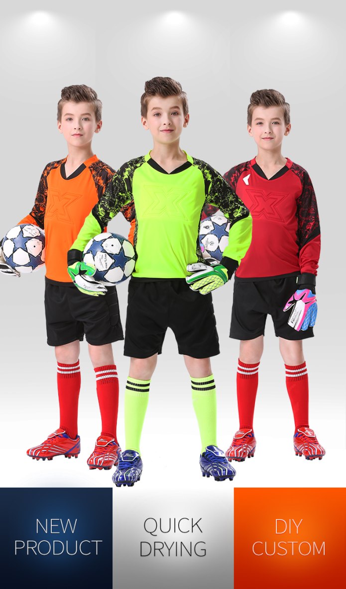 KELME / футбольная форма бело синяя