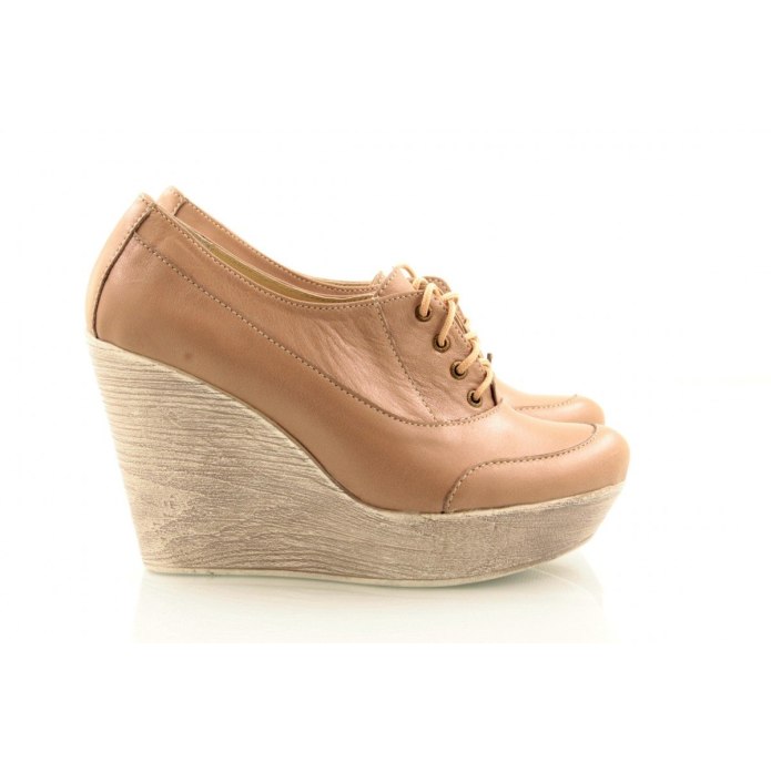 Бежевые лодочки Jimmy Choo