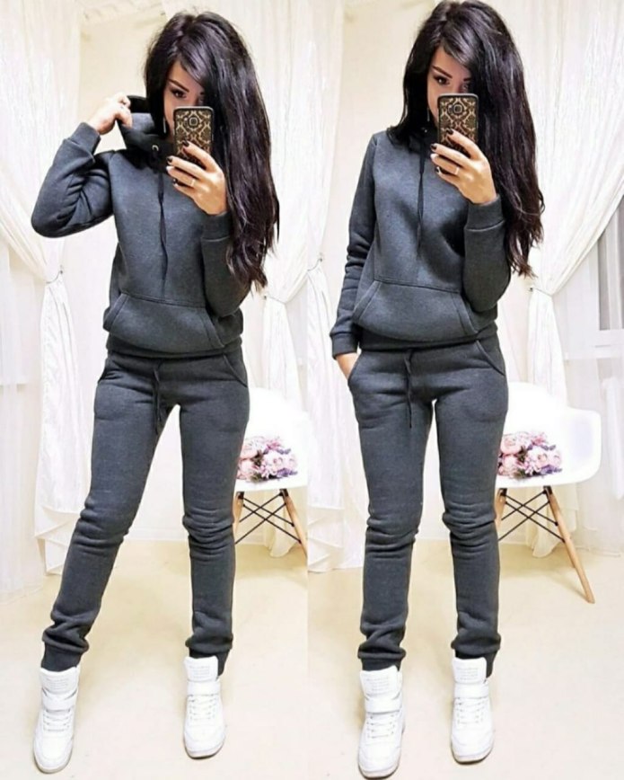 Спортивный костюм женский