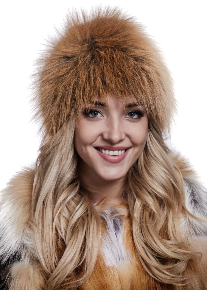 Меховые шапки из лисы