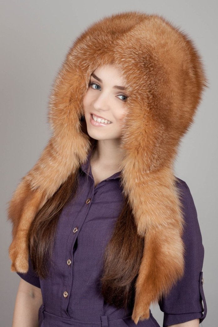 Шапка из лисы женская