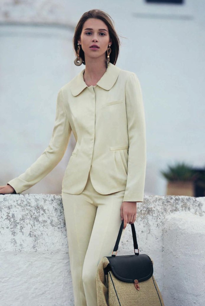 Женский костюм Armani Collezioni